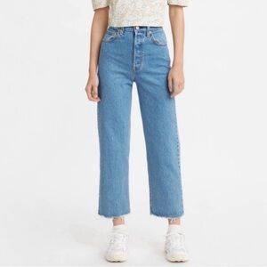 LEVIS Jeans Women’s ribcage straight ankle raw hem size 24